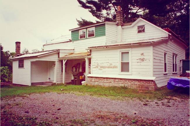 Mira Como Transformaron Esta Casa De Campo… Que Originalidad Y Color